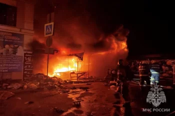 Həştərxanda bazar yandı: 100 nəfər təxliyə edildi