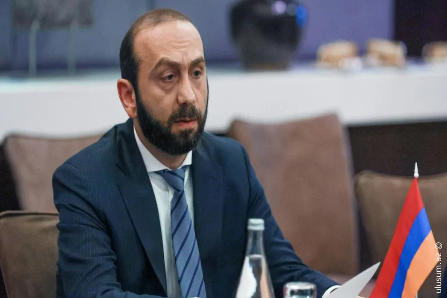 Mirzoyan sələflərini fərari ADLANDIRDI