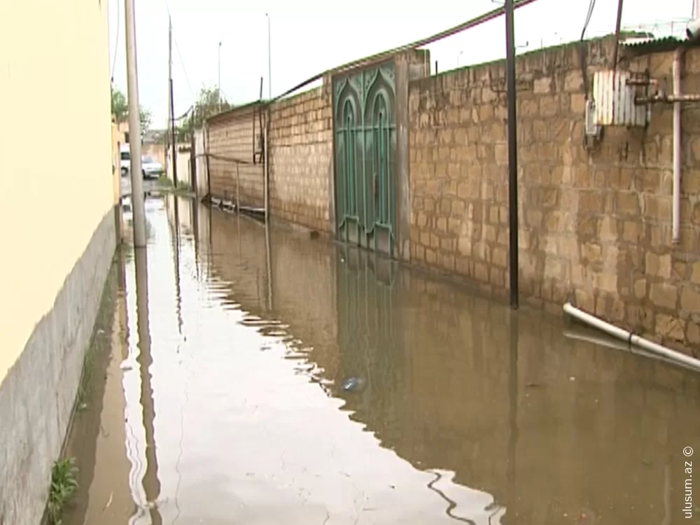 Kürdəmirdə yağışın fəsadları: SAKİNLƏR ŞİKAYƏT EDİR - FOTO - VİDEO EKSKLÜZİV