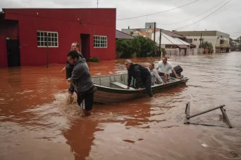 Güclü sel: 5 mindən çox sakini ZƏRƏR ÇƏKDİ