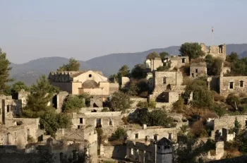 'Kabus kənd' turistlərin səfərləri ilə canlanır