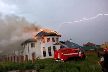 Zaqatalada fərdi yaşayış evini ildırım vurdu