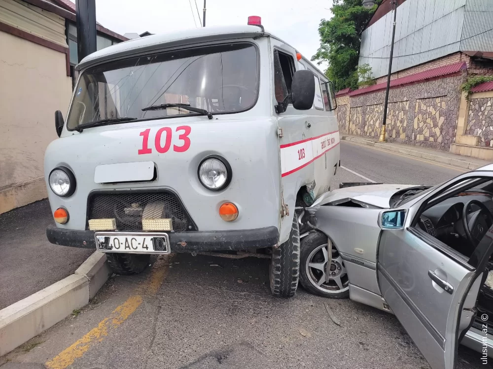 Qubada təcili tibbi yardım maşını qəzaya düşdü -FOTOLAR