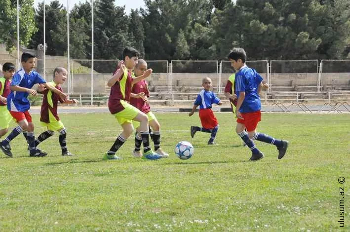 Uşaq futbolunun inkişafı üçün hansı amillər gərəklidir?