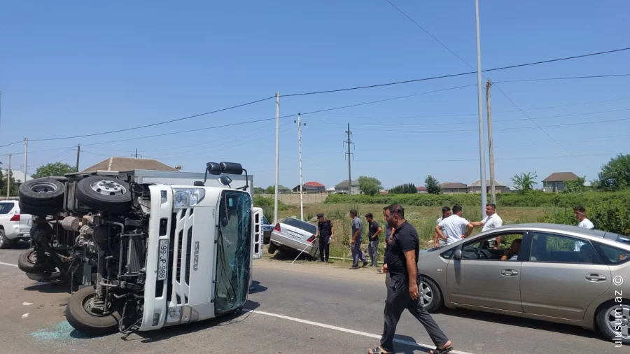 Lənkəranda zəncirvari qəza olub - FOTOLAR