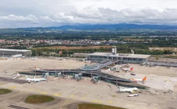 Fransada Olimpiadanın başladığı gün beynəlxalq hava limanı boşaldılıb