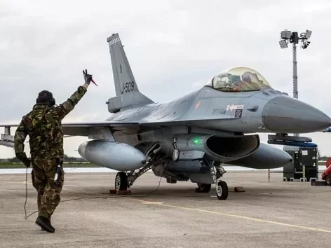 Ukrayna artıq F-16 qırıcılarını qəbul edib