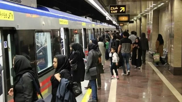 Tehran metrosunda dəhşətli hadisə: sərnişinlər yaralandılar