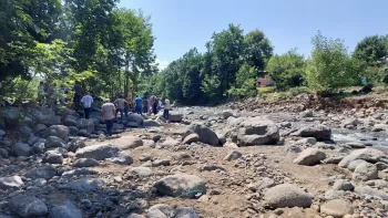 Lənkəranda sel suları körpünü aparıb, 4 kəndin sakinləri yolsuzluqla üzləşiblər - FOTOLAR