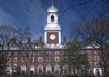 Harvard Trampın təzyiqi fonunda 1 milyard dollarlıq aktivlərini satır