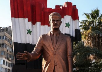Suriyada sükut pozuldu: Əsədin atasının məzarı boş tapıldı