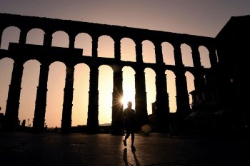 Selfi faciəsi: İspaniyada turistin həyatı arxaya yıxılaraq sona yetdi