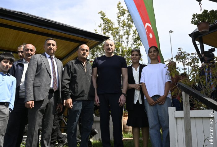 İlham Əliyev Laçın şəhərində sakinlərlə görüşüb - FOTO