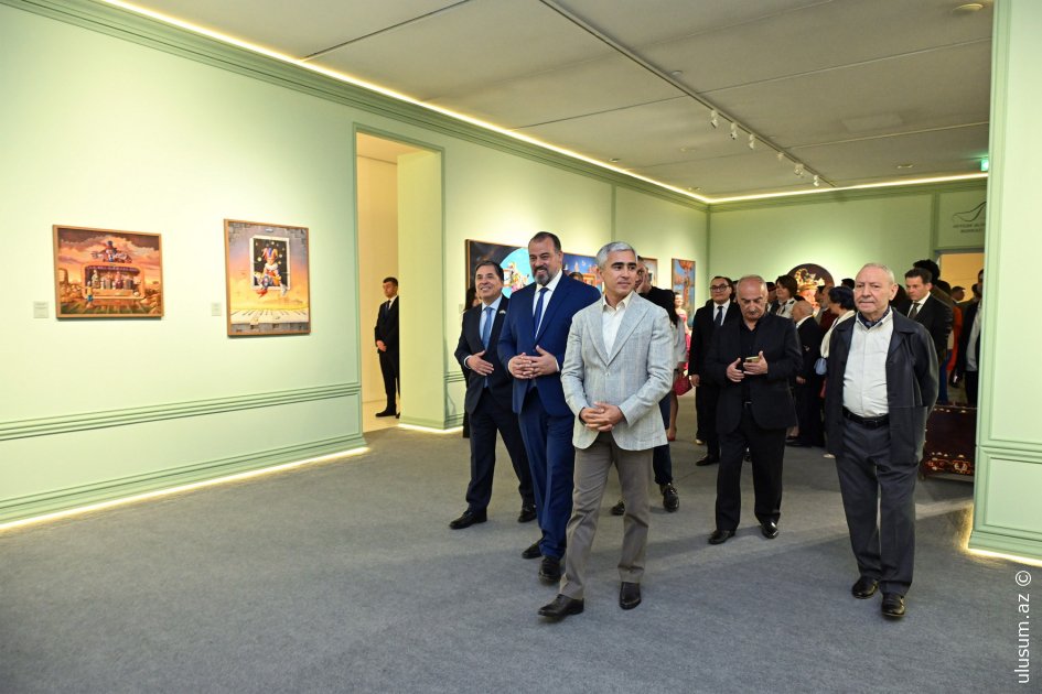 Heydər Əliyev Mərkəzində Luiz de Souzanın sərgisi keçirilir - FOTO