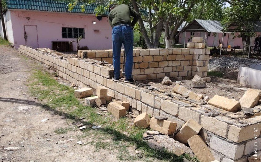 Ağcabədidə qanunsuz tikili söküldü