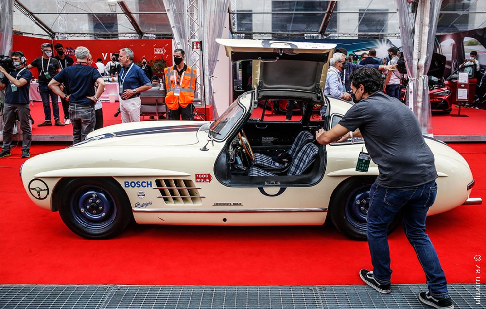 Retro yarışı “Mille Miglia” İtaliyada start götürdü - FOTO