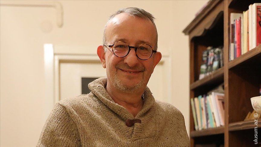 Türk teatrının tanınmış siması Naşit Özcan 68 yaşında vəfat etdi