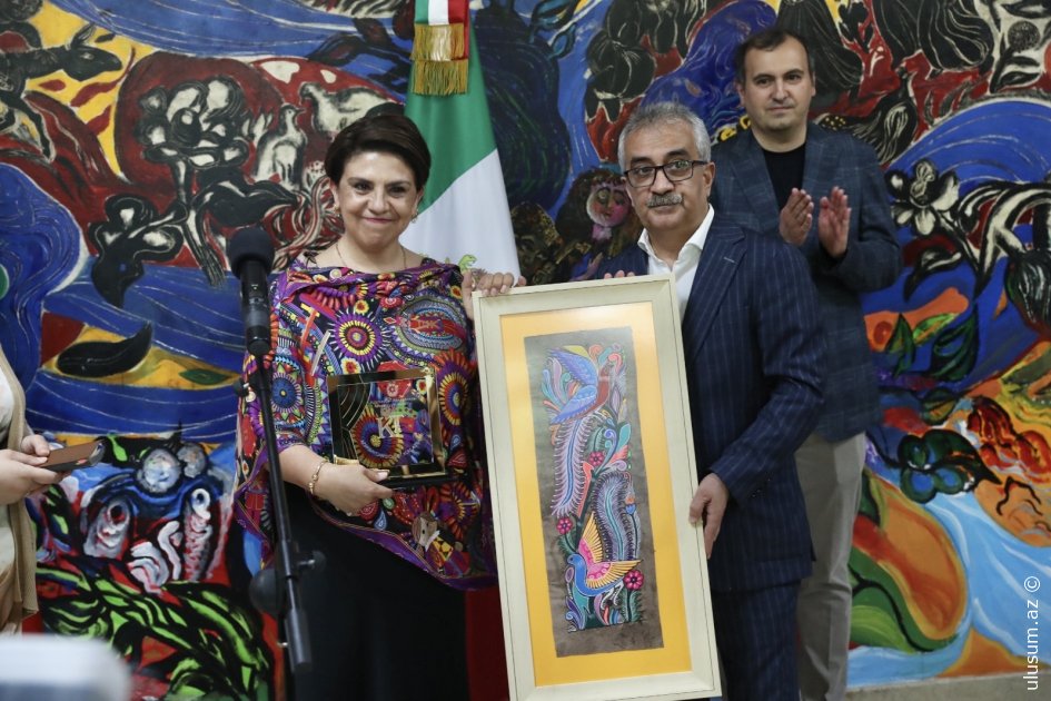 Azərbaycan Dövlət Kukla Teatrında Unikal “Meksika kuklaları” Sərgisi - FOTO