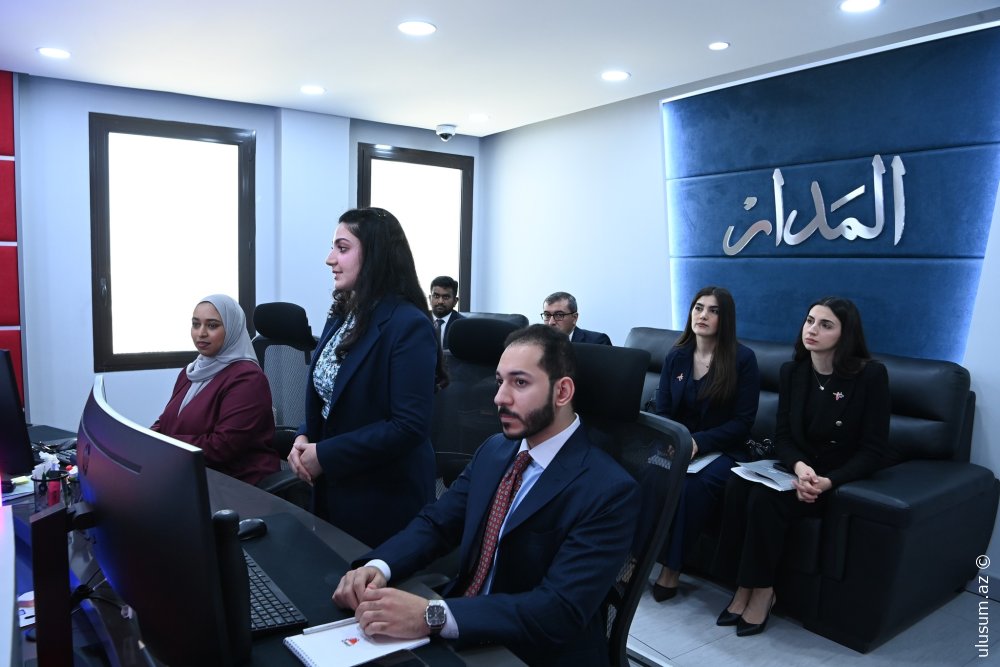 Ceyhun Bayramov Bəhreynin strateji monitorinq mərkəzini ziyarət etdi
