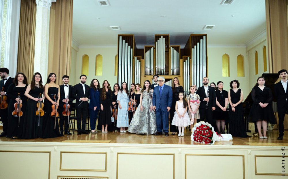 Leyla Əliyeva və Arzu Əliyeva tələbə və gənclərin konsertini izləyib