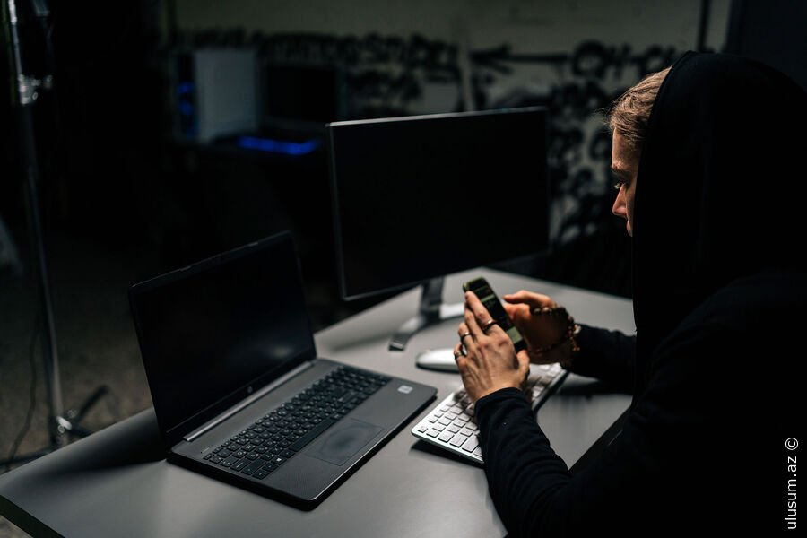 Telefonunuz dinlənilir? – Ekspertdən xəbərdarlıq