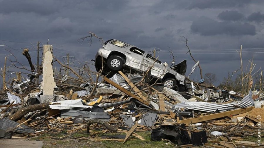 ABŞ-də Dəhşətli Tornado: 20-dən Çox İtki, Minlərlə Ev Dağıldı