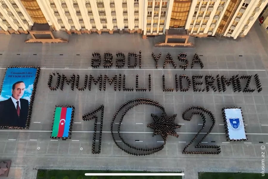 Polis Akademiyasının kursantları fləşmob keçirib
