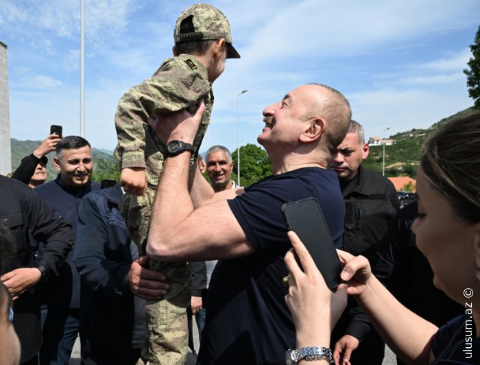 İlham Əliyev Laçın şəhərində sakinlərlə görüşüb - FOTO