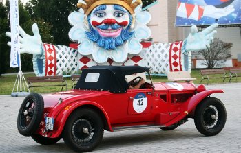 Retro yarışı “Mille Miglia” İtaliyada start götürdü - FOTO