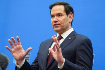 Rubio sanksiya istəyir, bəs Tramp niyə dayanıqlı davranır?