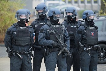 Avropada ekstremizm cavanlaşır: Onlarla yeniyetmə terror şübhəsi ilə saxlanılıb