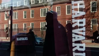 Tramp Harvardın xarici tələbələrlə bağlı hüququnu ləğv etdi