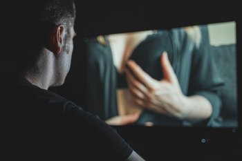 İmamın gizli 18+ biznesi üzə çıxdı – Arvadı polisdə şikayət etdi
