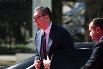 Vuçiç bütün çətinliklərə baxmayaraq Moskvaya gəlib