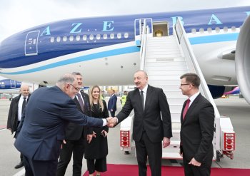Prezident İlham Əliyev Macarıstana işgüzar səfərə gəlib - FOTO
