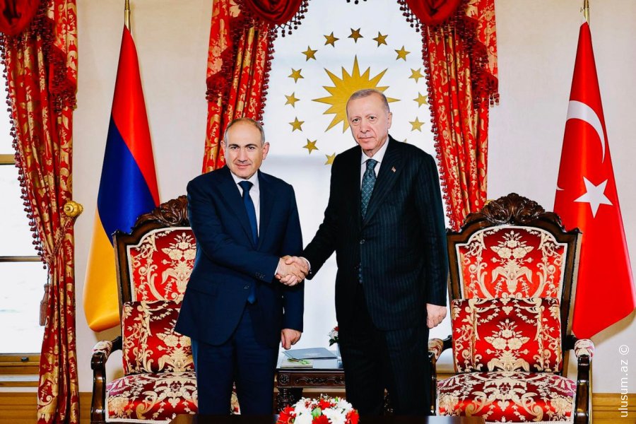 Ərdoğan və Paşinyan danışıqlar masasına oturdular