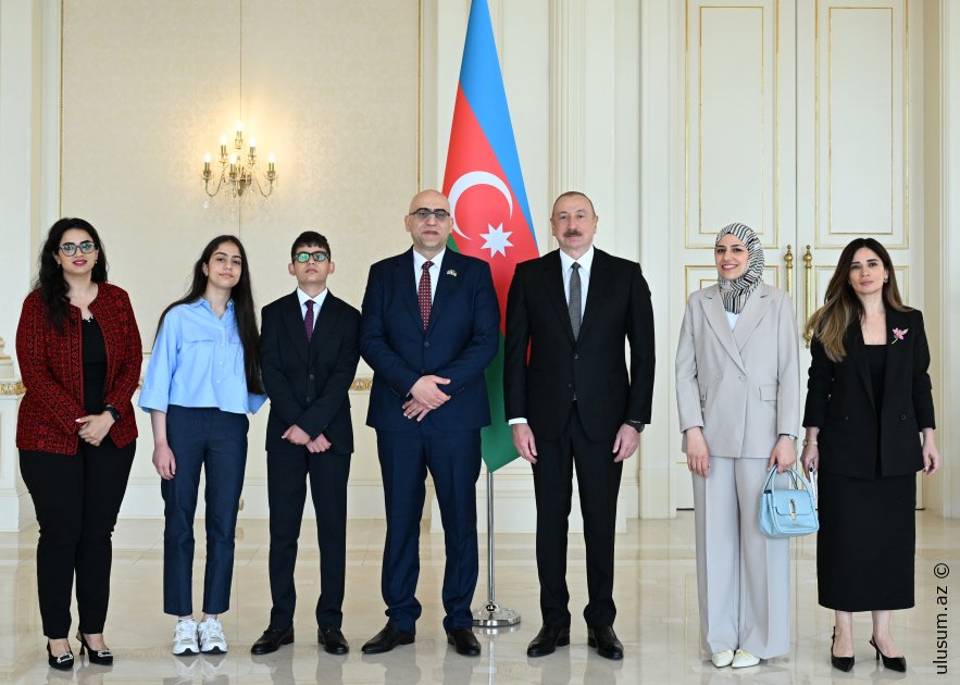 Prezident İlham Əliyev Fələstin səfirinin etimadnaməsini qəbul edib