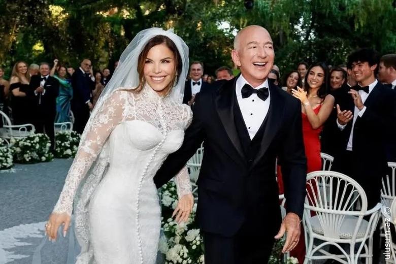 Sofi Lorenin paltarı, 60 karatlıq üzüklər və İvanka Tramp: Bezosun “əsrin toyu”ndan - FOTO