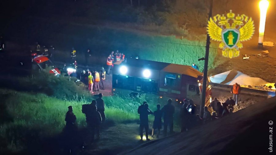 Rusiyada körpünün çökməsi nəticəsində sərnişin qatarı relsdən çıxdı: 7 ölü, 30 yaralı