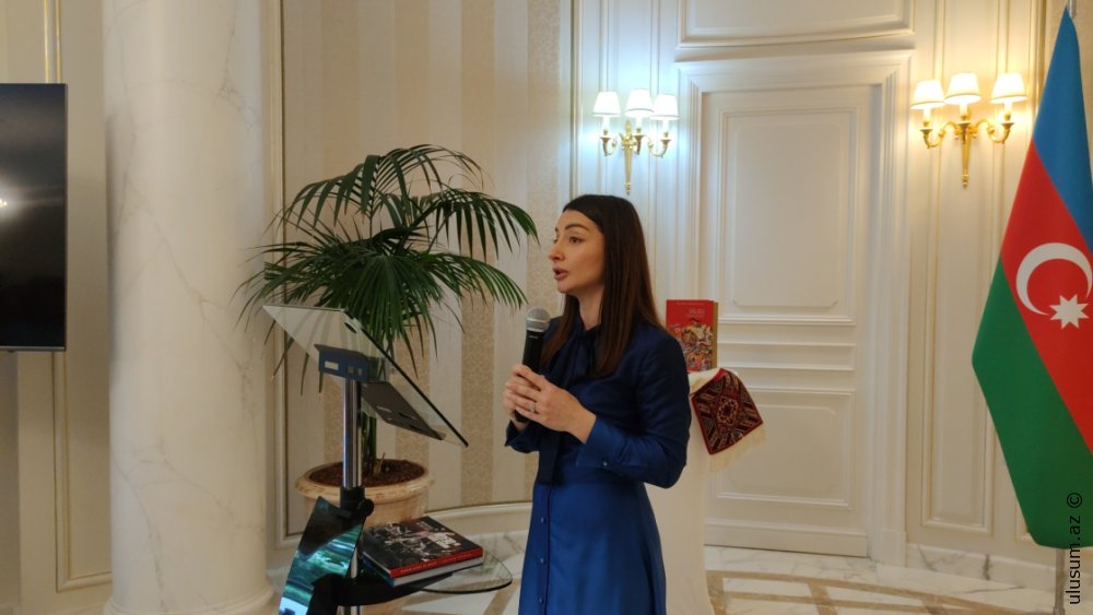 Parisdə Azərbaycan mədəniyyətinin parlaq anı: Unikal kitabların təqdimatı - FOTO