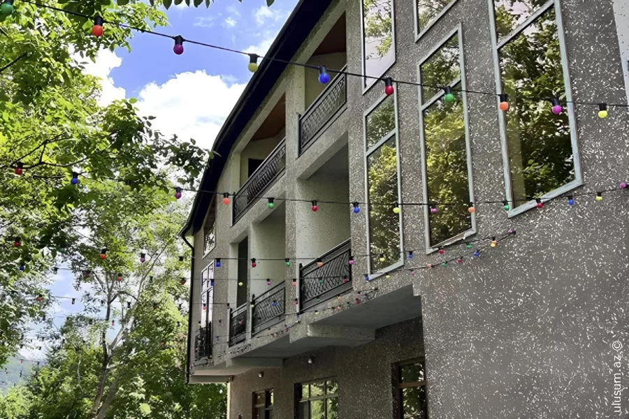 İsmayıllıda hotel yandı