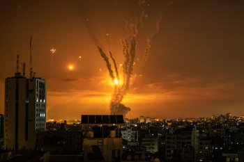"Xaybar" raketinin dəhşəti: Bat-Yam yerlə-yeksan oldu