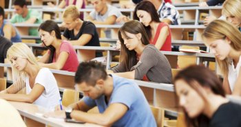 Universitet tələbələrinin yarısı təqaüd alır – Elm və Təhsil Nazirliyindən açıqlama