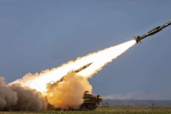 Tel-Əvivə düşən İran raketinin görüntüləri