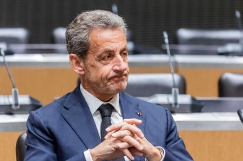 Nikolya Sarkozi “Şərəf Legionu” ordenindən məhrum edildi