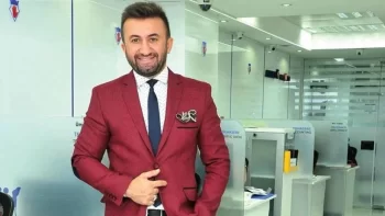 Alaçatıda “Başörtülü Alınmadı” Səsi Yayılmışdı – Həqiqət Başqa İmiş: 19 Milyonluq Fenomen İçəri Buraxılmayıb  -  VİDEO