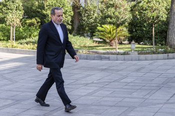 Araqçi Moskvada – ABŞ və İsrail hücumları gündəmdə