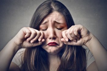 “Beyin sevincə dözə bilməyəndə ağlayırıq” – İnsanın emosional zənginliyinin elmi izahı