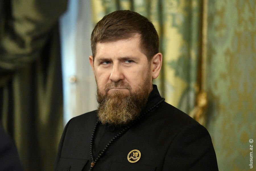 Kadırov sükutu pozdu – uzun fasilədən sonra hökumət qarşısına çıxdı