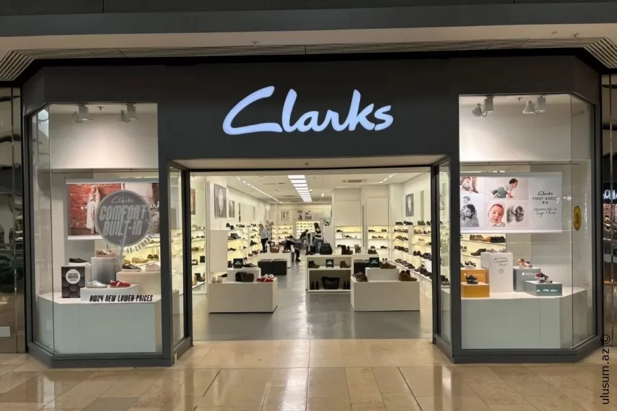 "Clarks" 1,200-dən çox işçisini ixtisar etdi